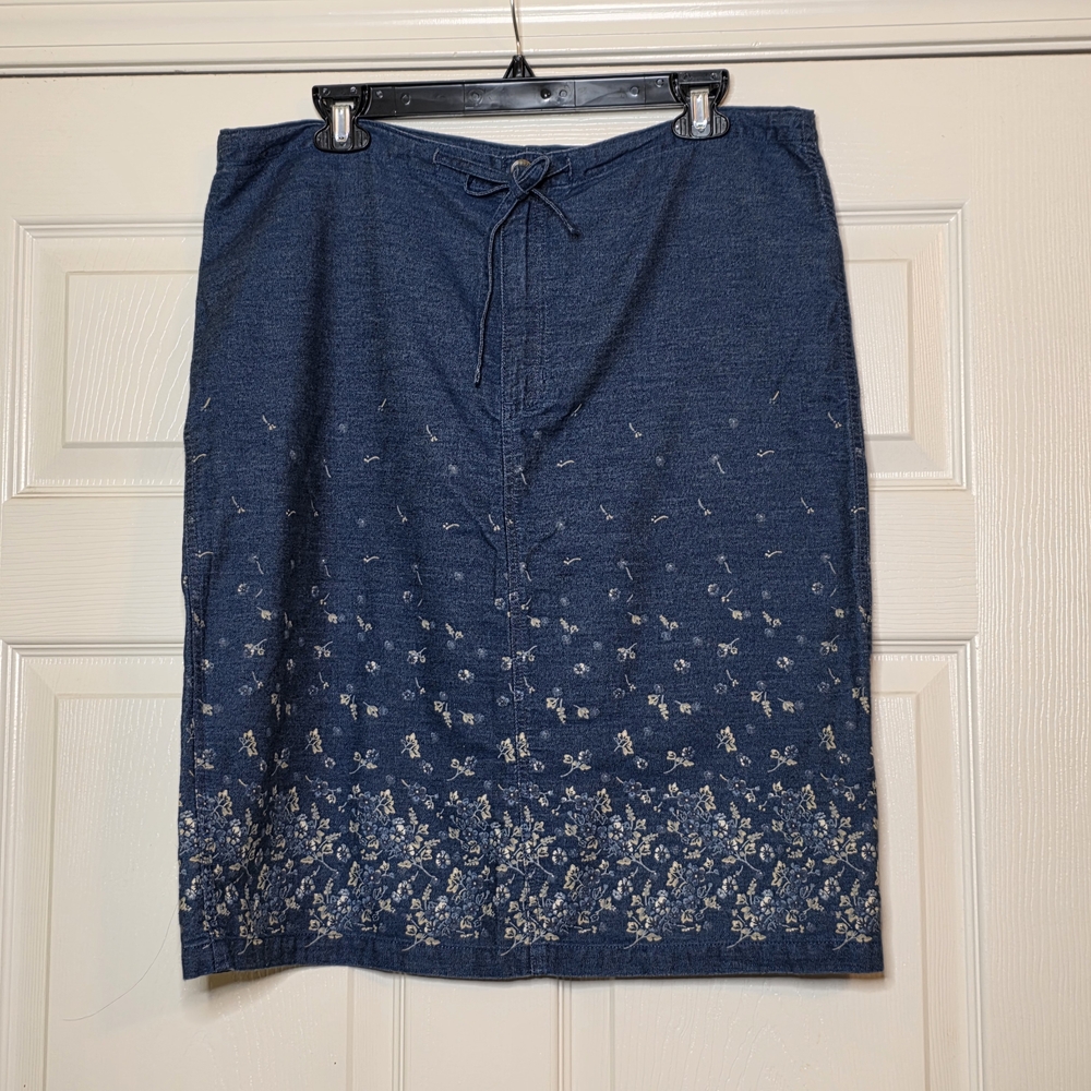 Liz Claiborne Blue Tie Front 100% Cotton Soft Denim Pencil Skirt Floral Design